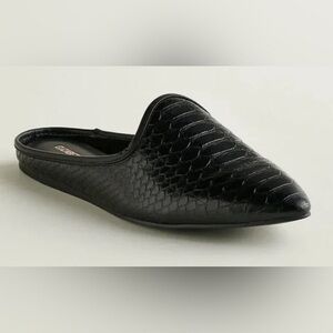 UEC Elizabeth And James Black Python Mule sz 7.5